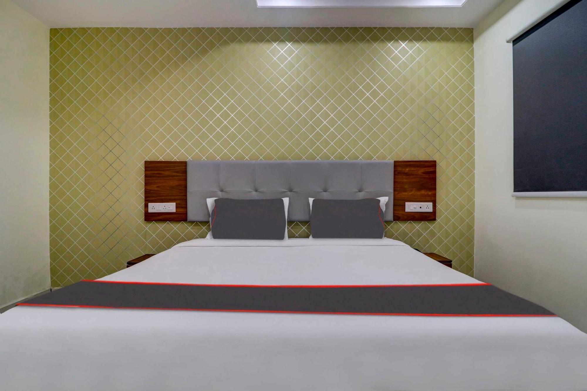 Collection O J Royal Luxury Hotel Hyderabad