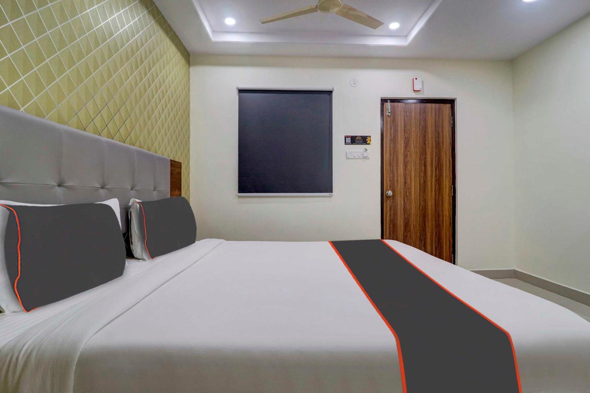 Collection O J Royal Luxury 3* Hyderabad